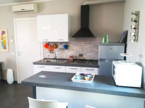 Modern Holiday Apartment With Wi-fi, Air Conditioning And Balcony; Pets Allowed